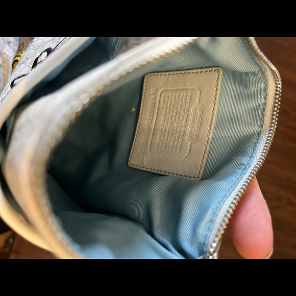 Coach bag, bumble bee design - Picture 5 of 9